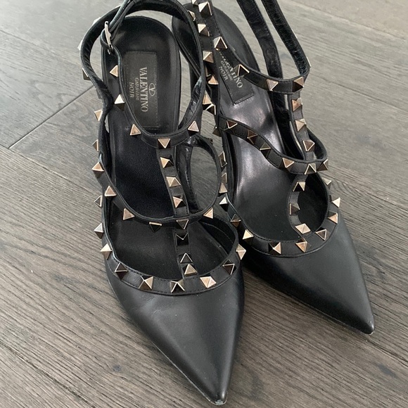 Valentino Garavani Shoes - Valentino Garavani Rockstud Noir Slingback sz 9